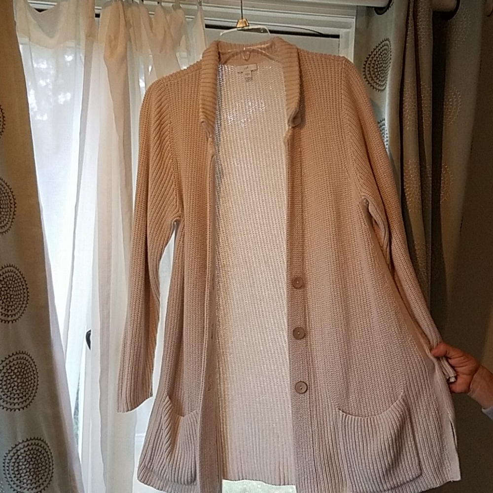 Thigh length, button collard cardigan